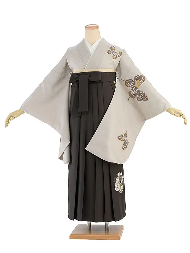 卒業式女性袴レンタル 1467 ベージュ 蝶／チャコールグレー 花七宝袴