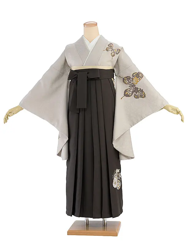卒業式女性袴レンタル 1467 ベージュ 蝶／チャコールグレー 花七宝袴