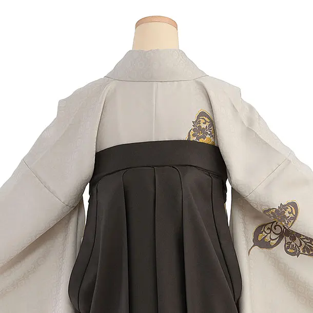 卒業式女性袴レンタル 1467 ベージュ 蝶／チャコールグレー 花七宝袴
