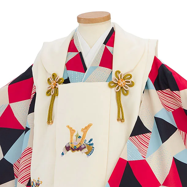 七五三(3歳男児被布) 0742 クリーム 兜刺繍×赤紺水色ベージュ 幾何学模様