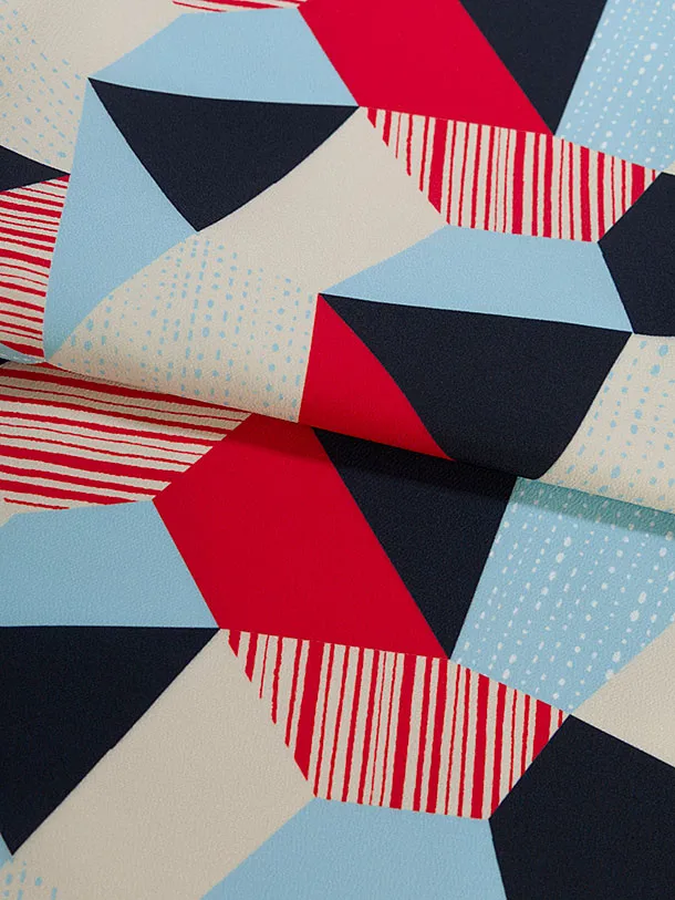 七五三(3歳男児被布) 0742 クリーム 兜刺繍×赤紺水色ベージュ 幾何学模様