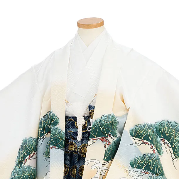 七五三(5歳男児)E163 白地・武将・松・荒波羽織・黒×糸屋輪宝袴
