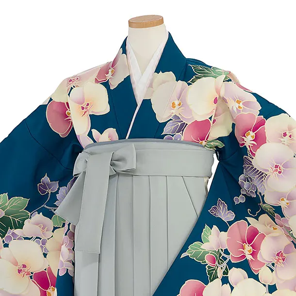 小学生卒業式かんたん袴（女の子）A096 青 胡蝶蘭／グレー袴