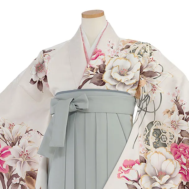 小学生卒業式かんたん袴（女の子）A097 オフホワイト 牡丹ゆり／グレー袴