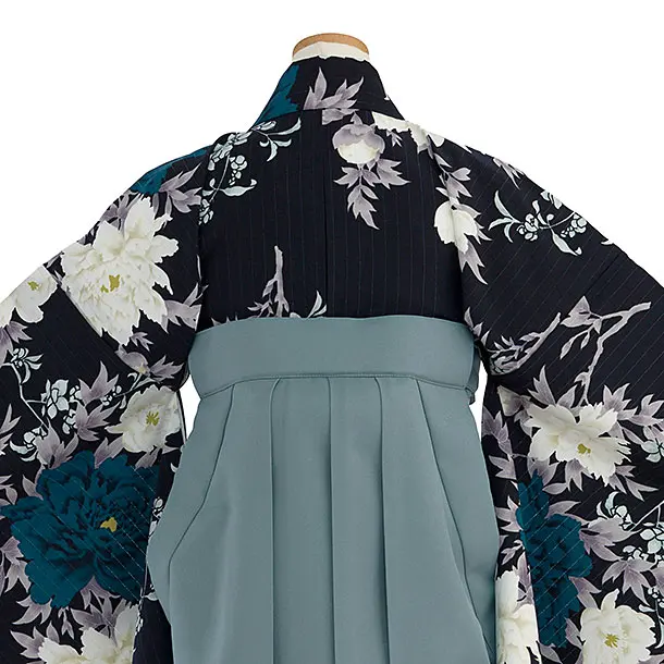 小学生卒業式かんたん袴（女の子）A102 濃紺 牡丹／藍鼠色袴