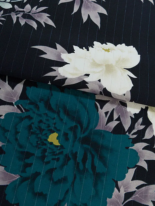 小学生卒業式かんたん袴（女の子）A102 濃紺 牡丹／藍鼠色袴