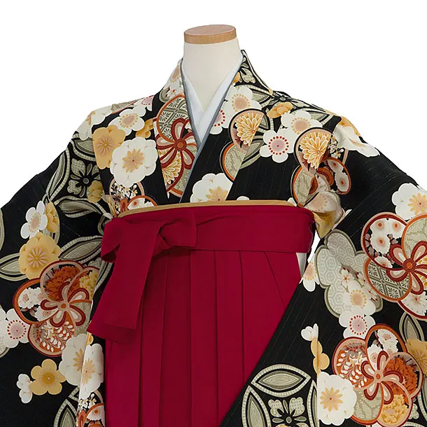 小学生卒業式かんたん袴（女の子）A107 黒 花七宝／赤袴