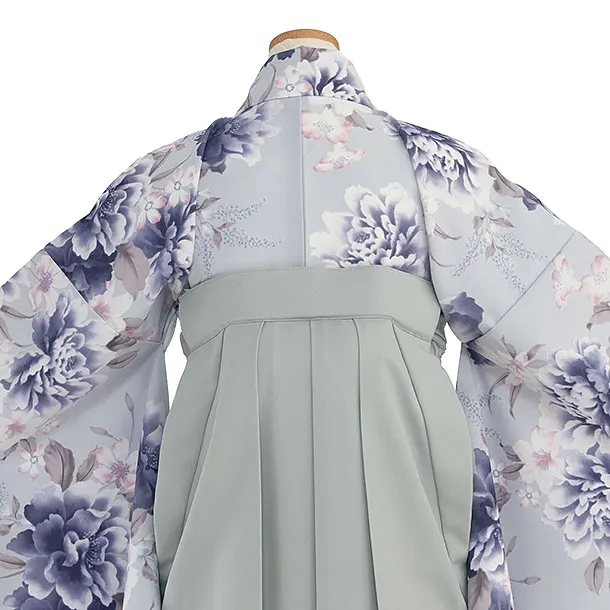 小学生卒業式かんたん袴（女の子）A113 淡ブルーグレー 牡丹／グレー袴