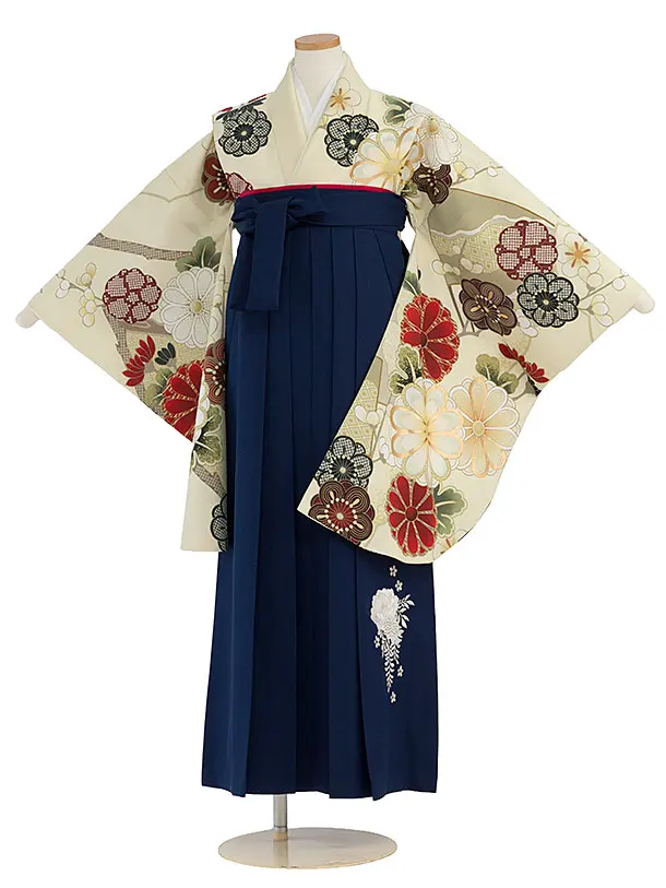 小学生卒業式かんたん袴（女の子）A120 クリーム 華扇／紺袴