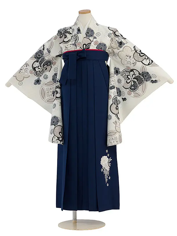 小学生卒業式かんたん袴（女の子）A122 オフホワイト 華七宝／紺袴