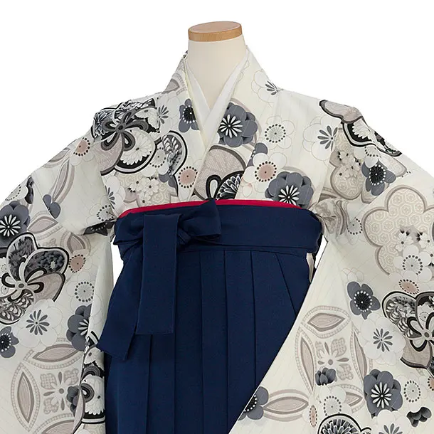 小学生卒業式かんたん袴（女の子）A122 オフホワイト 華七宝／紺袴