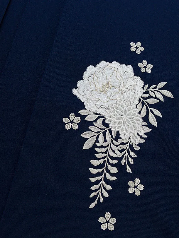 小学生卒業式かんたん袴（女の子）A128 淡グレー 秀花瑞祥／紺袴