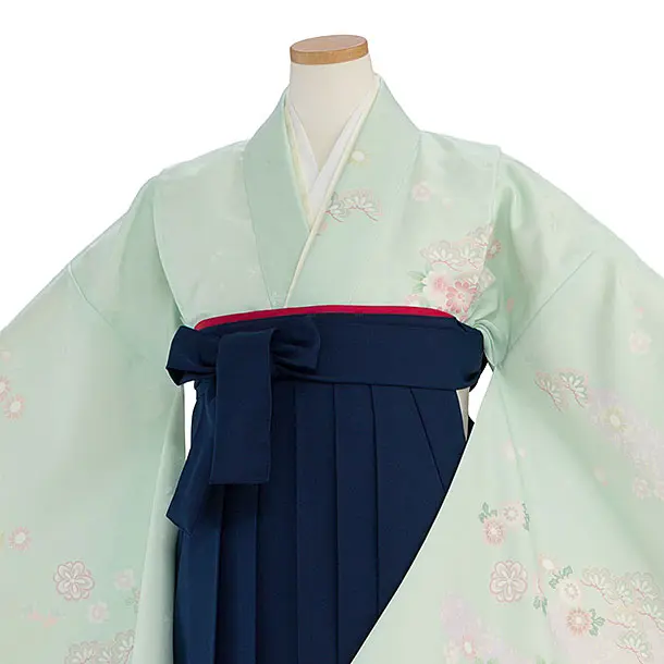 小学生卒業式かんたん袴（女の子）A129 薄緑 秀花瑞祥／紺袴