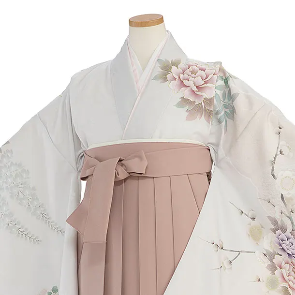 小学生卒業式かんたん袴（女の子）A143 淡グレー鹿の子梅牡丹／ピンクベージュ袴
