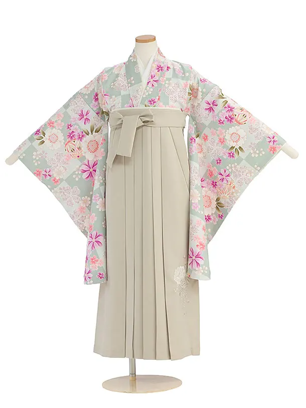 小学生卒業式かんたん袴（女の子）A162 薄緑 桜市松／ベージュ袴