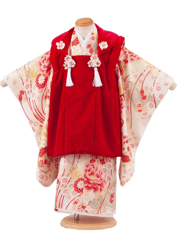 七五三レンタル （3歳女児被布）3592 華徒然 薄アイボリー 牡丹 貝桶 松