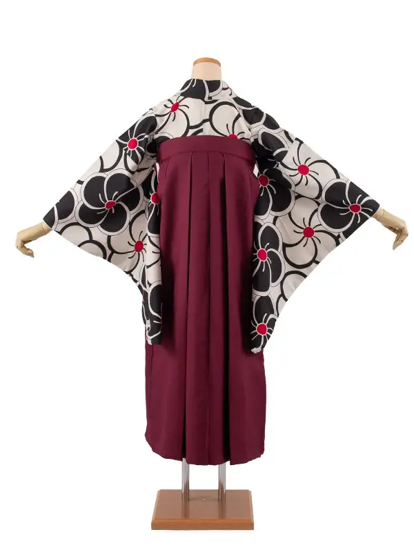 小学生卒業袴レンタル（女の子） アイボリー ねじり梅 B002