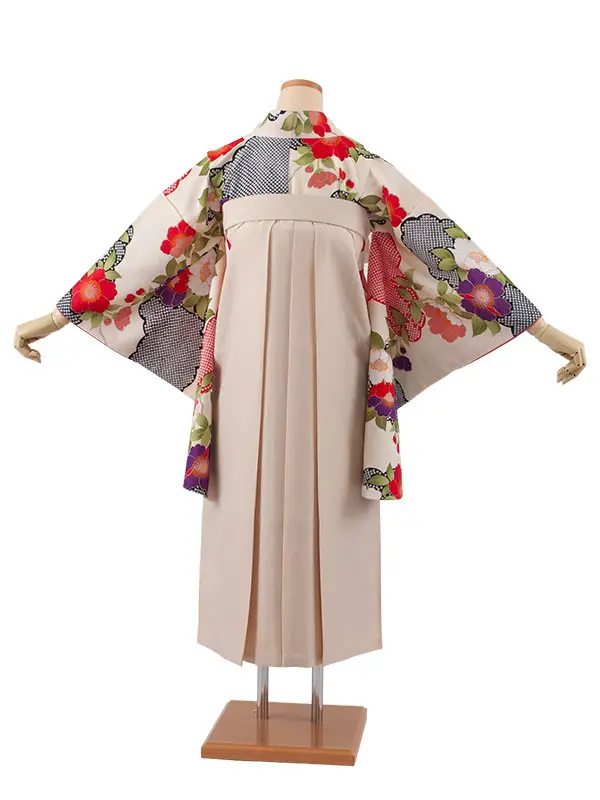 小学生卒業袴レンタル（女の子） クリーム 絞り調 牡丹 B007