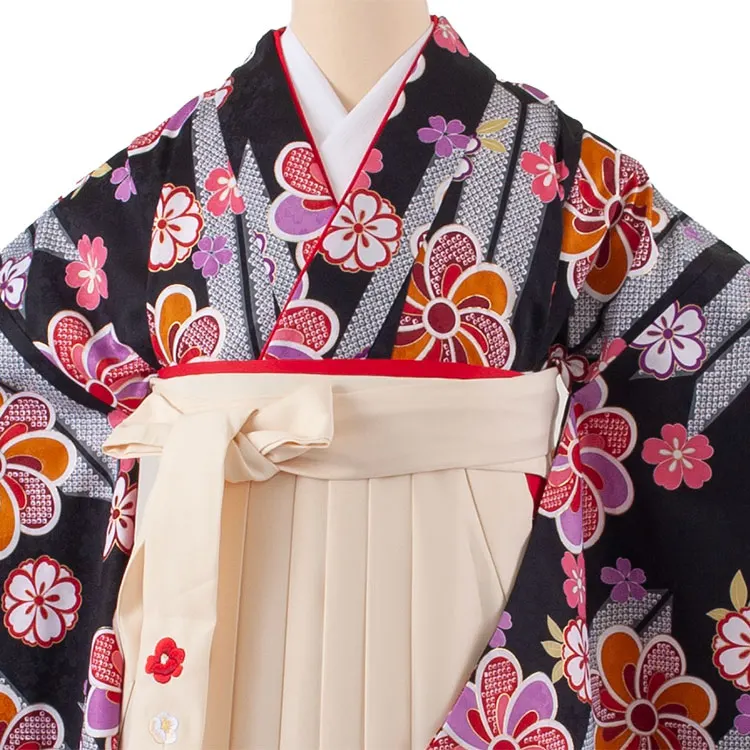 小学生卒業袴レンタル（女の子） 黒地 矢絣 ねじり梅 B016