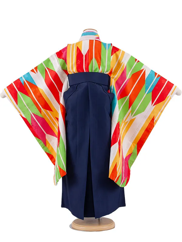 女児袴レンタル（7歳女の子） アイボリー 矢絣 A205