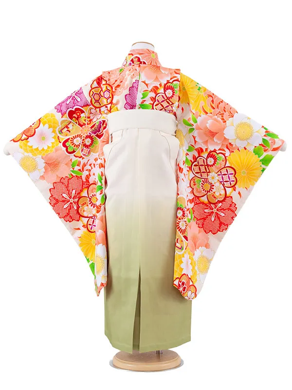 女児袴レンタル（7歳女の子） オフホワイト 桜 梅 A209