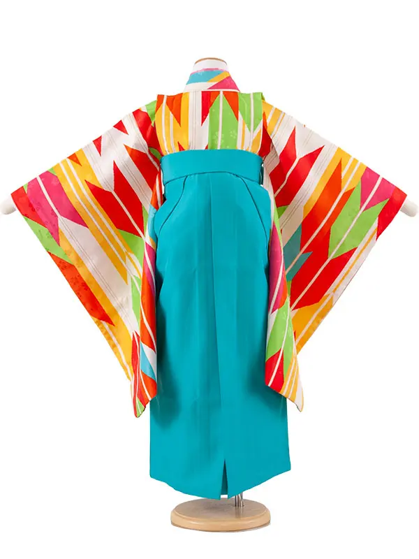 女児袴レンタル（7歳女の子） アイボリー 矢絣 ターコイズブルー袴 A245