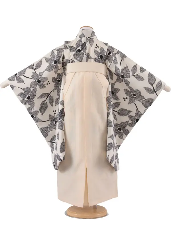 女児袴レンタル（6～7歳女の子） オフホワイト 花 A264