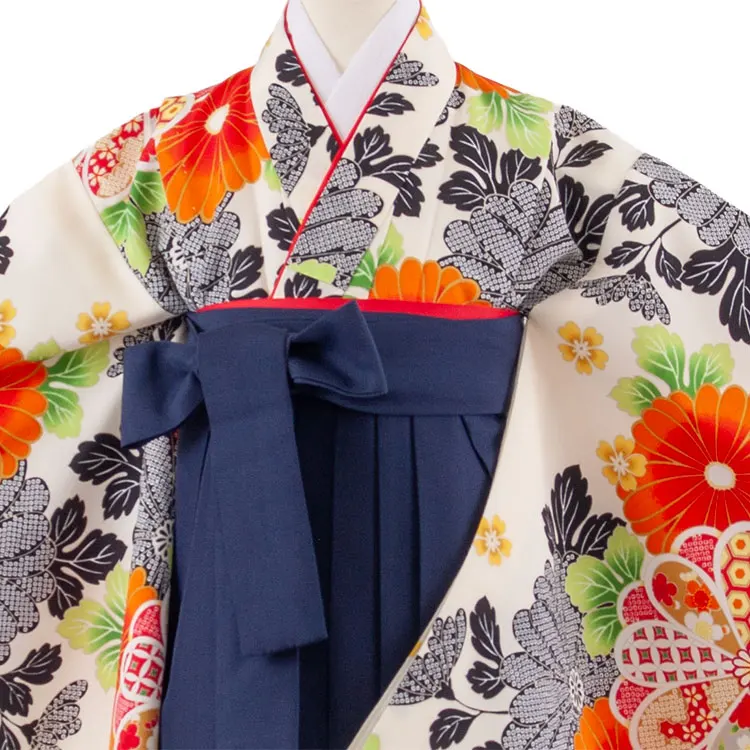 女児袴レンタル（7歳女の子） 薄アイボリー 菊 A266