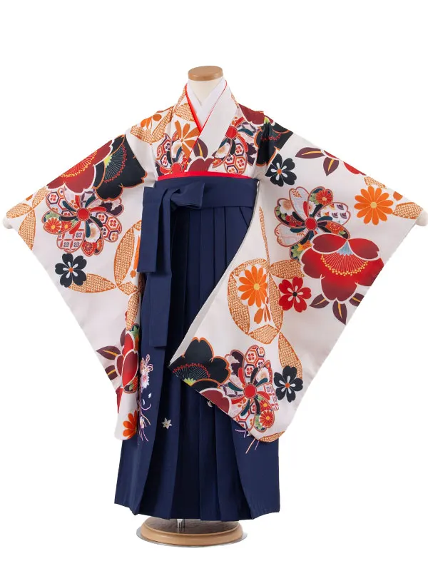 女児袴レンタル（7歳女の子） 薄アイボリー ねじり梅 A267