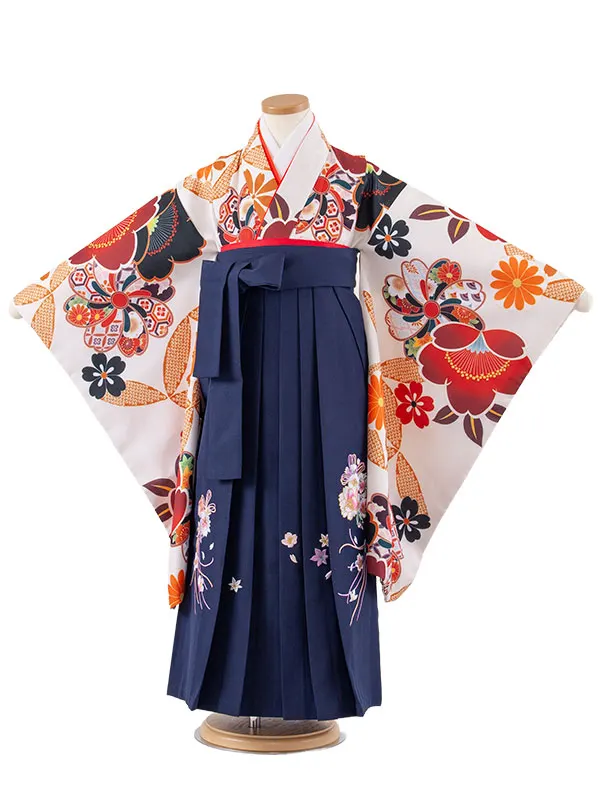 女児袴レンタル（7歳女の子） 薄アイボリー ねじり梅 A267