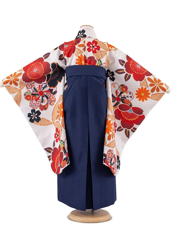 女児袴レンタル（7歳女の子） 薄アイボリー ねじり梅 A267