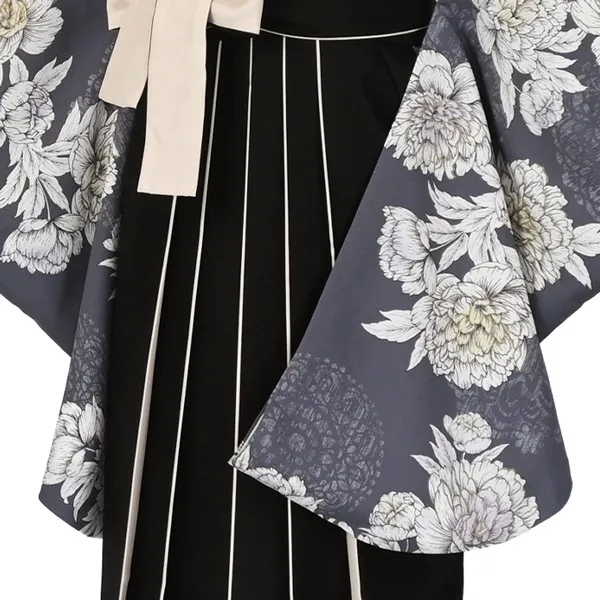 卒業袴レンタルn074 ｸﾞﾚｰ 芍薬 ｸﾘｰﾑ色×黒袴
