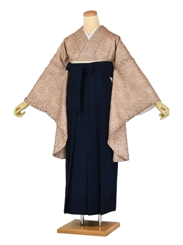 卒業袴レンタルn084 ﾍﾞｰｼﾞｭほんのりﾋﾟﾝｸ ｼﾌｫﾝ調花柄 紺袴