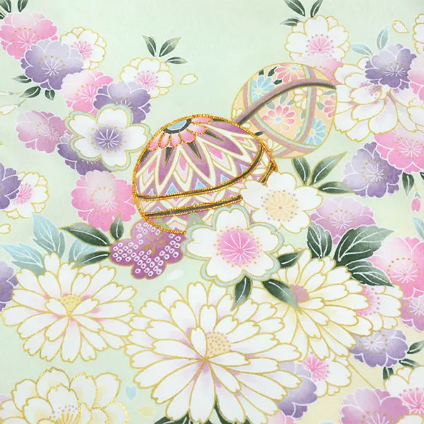 女の子 産着 お宮参り ﾊﾟｽﾃﾙｸﾞﾘｰﾝ 毬 金彩 菊 さくら 祝い花 花車