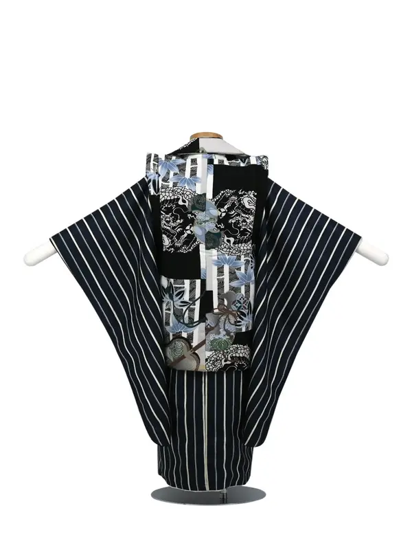 七五三 3歳被布 ﾚﾝﾀﾙ 黒/紺ｽﾄﾗｲﾌﾟ 龍 松竹 葵