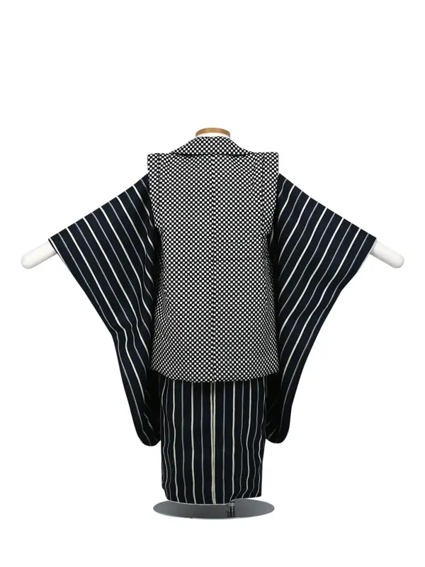 七五三 3歳被布 ﾚﾝﾀﾙ 黒白ﾁｪｯｸ/紺ｽﾄﾗｲﾌﾟ