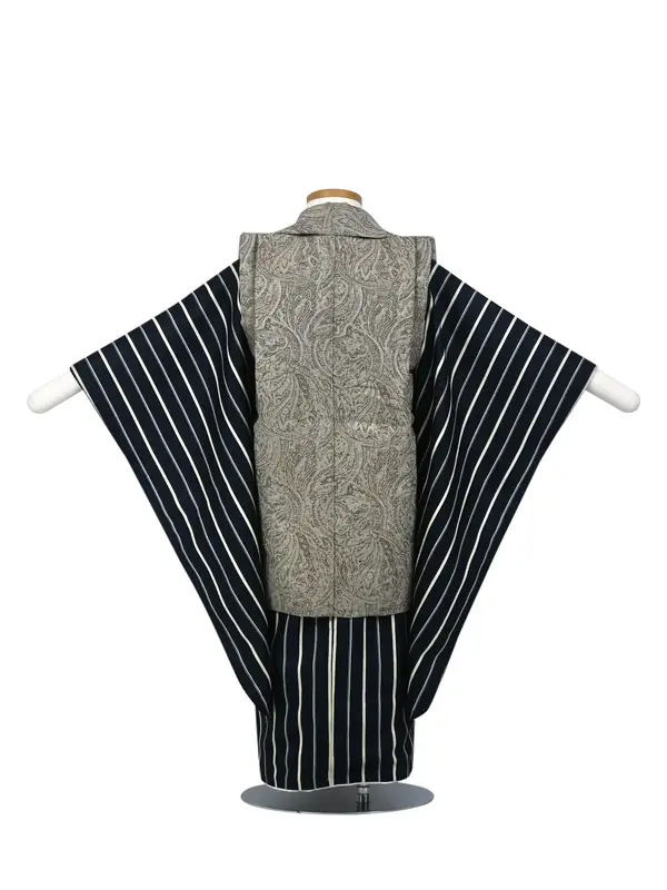 七五三 3歳被布 ﾚﾝﾀﾙ ｴｽﾆｯｸ調/紺ｽﾄﾗｲﾌﾟ