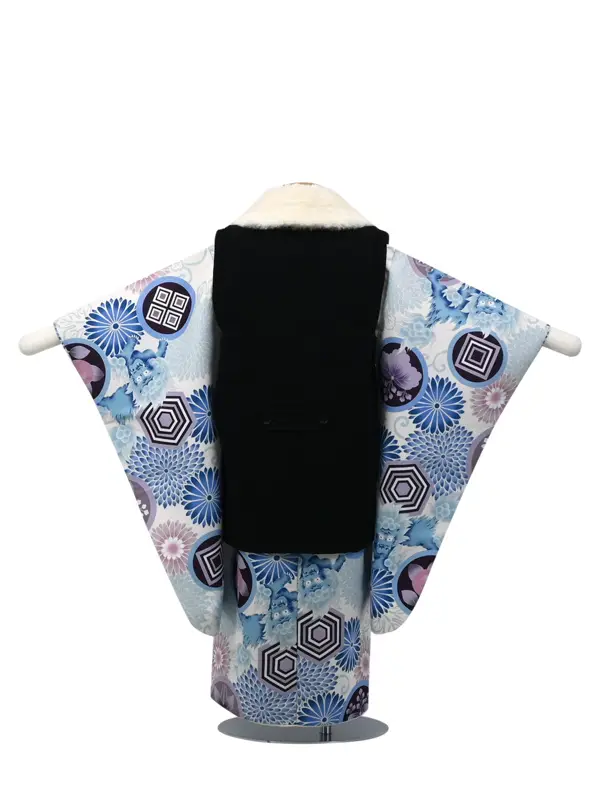 七五三 3歳被布 ﾚﾝﾀﾙ 紺/菊模様 ﾀﾞｯﾌﾙｺｰﾄ調