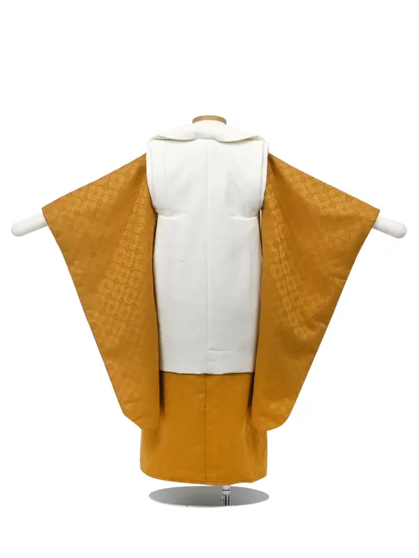 七五三 3歳被布 ﾚﾝﾀﾙ 白地に刺繍/黄 刺繍風