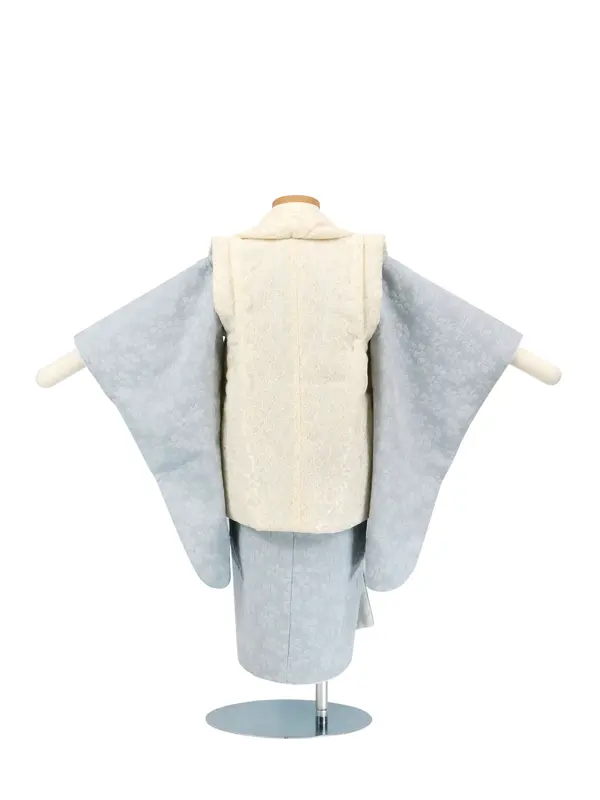 七五三レンタル 2歳男児 被布 ﾚｰｽ地 水色 高級 ｴﾝﾎﾞｽ加工 ﾎﾟｺﾎﾟ