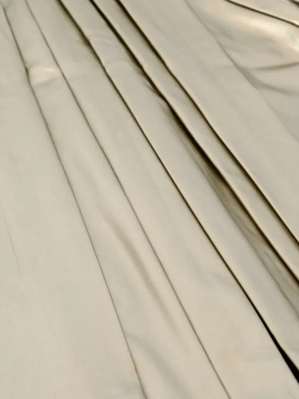 かんたん七五三 5歳男袴 ﾍﾞｰｼﾞｭ 金彩 菊 桜 ﾚｻﾞｰ調袴