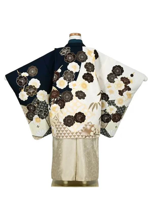 かんたん七五三5歳男袴 ｱｲﾎﾞﾘｰ/紺ｱｼﾝﾒﾄﾘｰｶﾗｰ 梅 ｺﾞｰﾙﾄﾞ袴