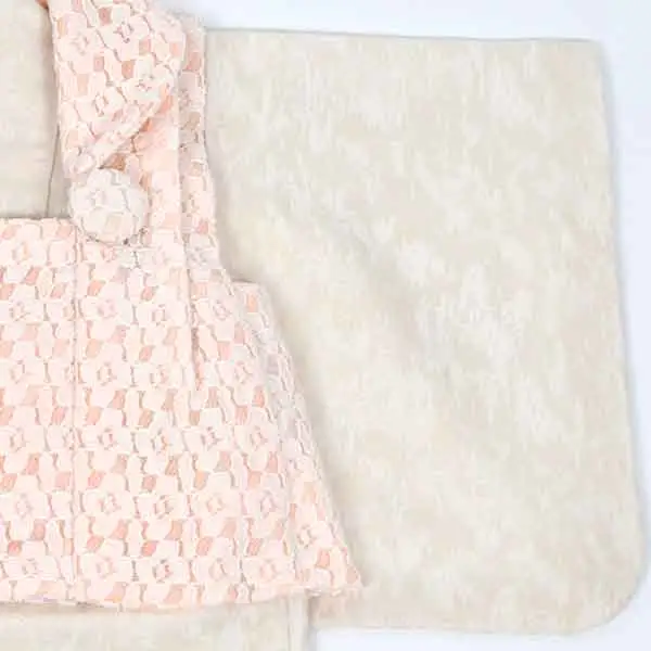 女児(100日～)ﾚｰｽ地 薄ｵﾚﾝｼﾞ/白ﾍﾞｰｼﾞｭ 平筆模様 ｾﾊﾟﾚｰﾄ