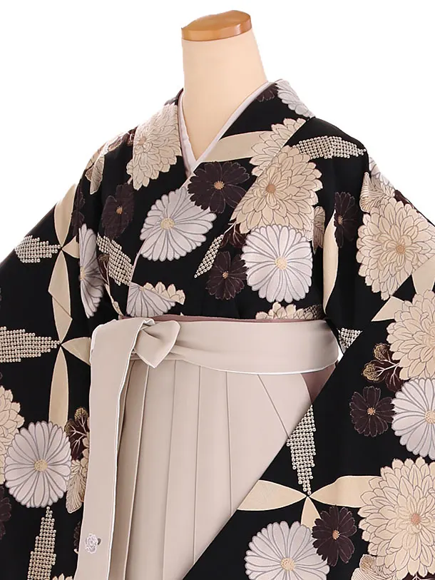 卒業式女性袴 黒 菊×ベージュ刺繍袴 Z562(68)☆