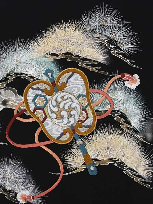 【正絹】お宮参り男の子 産着レンタル／黒 鷹刺繍 金彩螺鈿 松 Z274