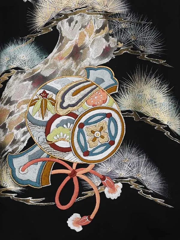 【正絹】お宮参り男の子 産着レンタル／黒 鷹刺繍 金彩螺鈿 松 Z274