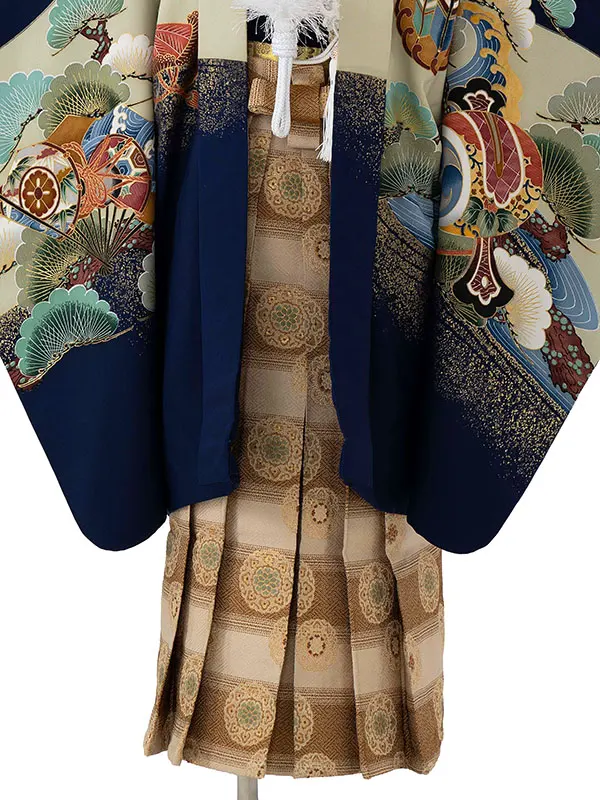 七五三レンタル(5歳6歳男児袴)／紺鷹兜×ベージュ華紋袴 G126