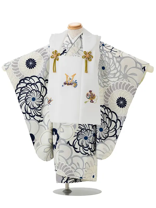 七五三レンタル(3歳男児被布)／白 兜×グレー 菊梅 W102