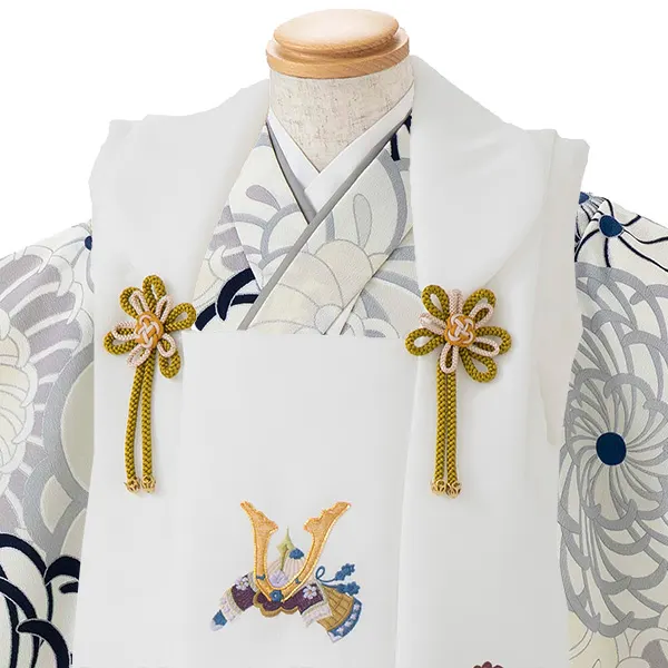 七五三レンタル(3歳男児被布)／白 兜×グレー 菊梅 W102