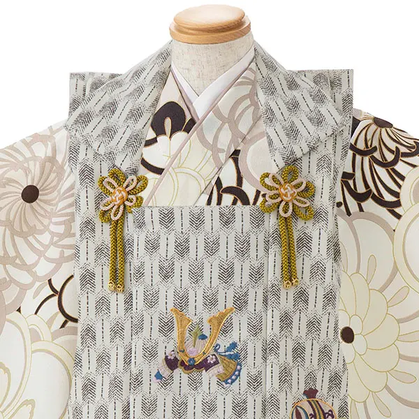 七五三レンタル(3歳男児被布)／白矢羽 兜×ベージュ 菊梅 W301